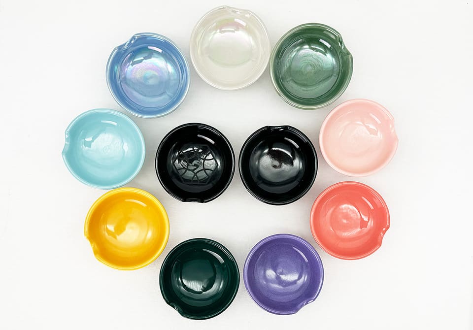 11 Colors of Ceramic Ashtrays